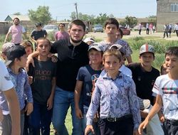 фото - Обзор соцсетей: Бриггс пьёт, Ломаченко поёт, Нурмагомедов в окружении