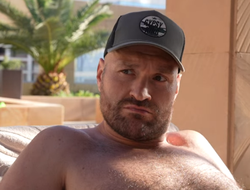 фото - Фьюри сказали, что его бой с Нганну это как шоу ютуберов. Тайсон жёстко ответил «тупым болельщикам» 