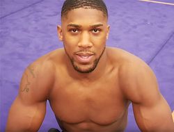 фото - «Я на грани того, чтобы скурить Фьюри». Энтони Джошуа пообщался со СМИ