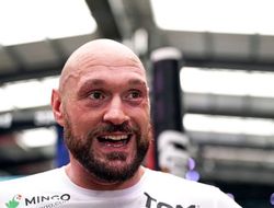 фото - Льюис о поединке Усик-Фьюри: «Не стоит недооценивать украинца»