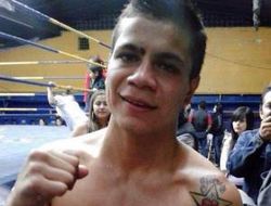 фото - Мойсес Флорес: «Санта Крус – лучший, так что теперь я хочу драться с ним»