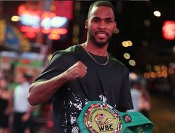 фото - Де Лос Сантос спешит сражаться за народ — угрожает заднице «Шакиры»