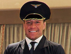 фото - Авиаперевозчик объяснил причину конфликта с Нурмагомедовым. Макгрегор оценил