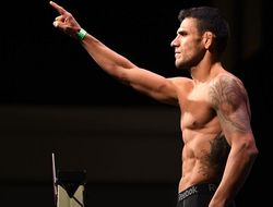 фото - UFC: анонсирован бой Рафаэля дос Аньоса и Неила Мэгни