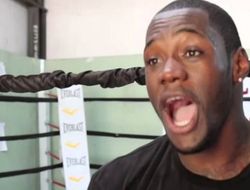 фото - Уайлдер замедленно лупит Стиверна и орёт в камеру: эпичный ролик к субботнему бою 