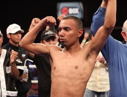 фото - Роман Моралес разгромил Хабира Сулейманова