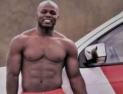 фото - Усик может встретиться весной с коренастым Карлосом Такамом