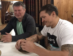 фото - Усик встретился с Тактаровым, яркий полёт Беринчика в ринг, Ковалёв приучает детей к спорту — соцсети 