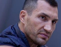 фото - Кличко травмирован, боя не будет — видео от vRINGe.com