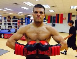 фото - Сергей Деревянченко остановил Алана Кампа