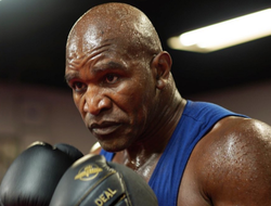 фото - Холифилд готов к войне, Дюбуа уже не спаррингует, Олейник на страже порядка — соцсети 