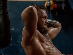 фото - Диллэшоу набивает тату, Уайлдер на пеньке, трудяга Макгрегор — соцсети