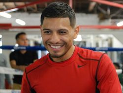 фото - Абнер Марес готов драться с Санта Крусом 2 мая