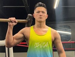 фото - Казахский коп-боксёр в Нью-Йорке натёр мозоль. Из этого сделали новость – скрин