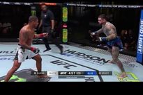 Брэди побил Бёрнса, Дёрден задушил Шнелла. Видео лучших моментов UFC Fight Night 242