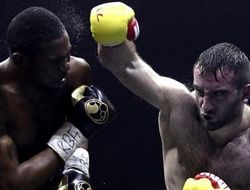 фото - Лучшие моменты боя Мурата Гассиева и Юниэра Дортикоса — видео от vRINGe.com