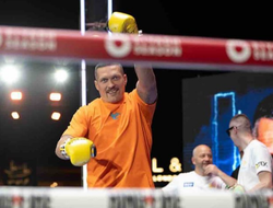 фото - Обозреватель рассказал, почему Усик отказался от титула. У менеджера украинца своя версия