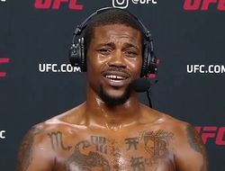 фото - Холланд и Оливейра сразятся на UFC 272