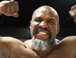 фото - Шеннон Бриггс намял бока капле и в тысячный раз спел свой единственный хит — видео