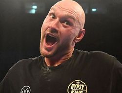 фото - Тайсон Фьюри обещает расцеловать ноги Пьянеты, если в Белфасте грянет сенсация