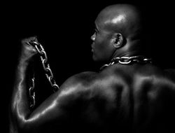 фото - Настоящий Хэллоуин. Андерсон Силва против "Юры" Холла на UFC Fight Night в конце октября