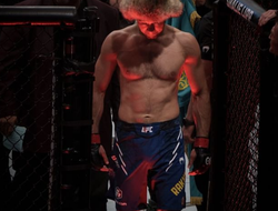 фото - Невероятно! Рахмонов побил Томпсона, несмотря на серьёзную травму