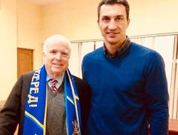 фото - Вести из соцсетей: Ломаченко шалит в Турции, Кличко скорбит о Маккейне, большая радость Фьюри