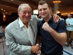 фото - Хорн обещает нарушить планы промоутера: Так и быть, побью Кроуфорда