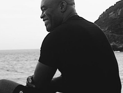 фото - Популярный промоушен предлагает «Пауку» Силве организовать прощальный бой