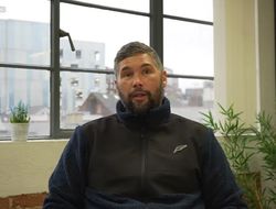 фото - «Усик мог бы побить почти любого в истории». Беллью об Александре и Деонтее Уайлдере