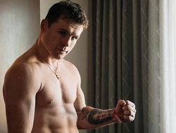 фото - Когда Альварес побьёт Бивола, будут ныть, что «спецом такого подобрали» — проспект