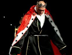 фото - Тайсон Фьюри проведёт ещё два боя, Усик в списке. Так считает Арум