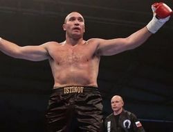 фото - Александр Устинов победил 155-килограммового Торнике Пуричамиашвили