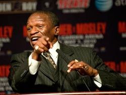 фото - Мэйуэзер-старший: «В пятом бою Маркес снова нокаутирует Пакьяо»