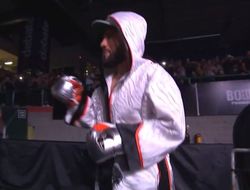 фото - Нокаутёр Нунес вырвал победу у Диаса в дебютной защите: видео