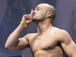 фото - Эдди Альварес готовится заменить Нурмагомедова или Фергюсона