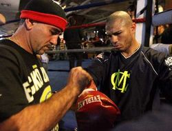 фото - Педро Диас: «Котто побьёт Альвареса благодаря Роучу»