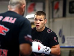 фото - Тренер Чудинова — о возможной схватке с Канело: Все помнят бой Тайсона и Дагласа