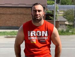 фото - Мурат Гассиев — о помощи Головкина, Макгрегоре, тренировочном процессе, еде и досуге