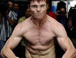 фото - Сауль: «В 1-м раунде посмотрю, как лучше всего боксировать с Ангуло»