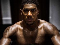 фото - Энтони Джошуа вернётся 9 апреля — против Чисоры?