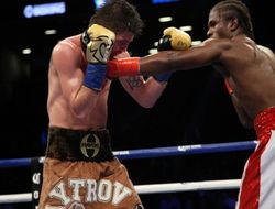 фото - Лучшие моменты боя Имманувеля Алима и Евгения Хитрова — видео от vRINGe.com