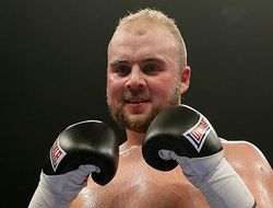 фото - Горман побил Ларти, Хатчинсон уничтожил Фандино