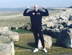 фото - Фьюри «забил» на рекомендации властей и пошёл в паб на День Святого Патрика — фото