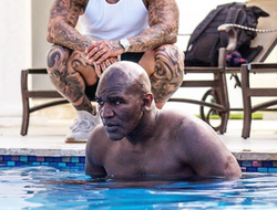 фото - Воспоминания из поединков Ломаченко, Бельтран получил грин-карту, Каваляускас порвал пневмогрушу — соцсети 