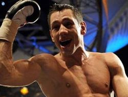 фото - Феликс Штурм - Рикки Хэттону: «Мы гордимся тобой, продолжай драться!»