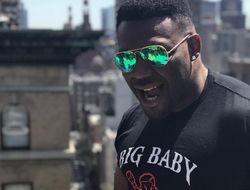 фото - Джаррелл Миллер угрожает заднице Джошуа, но не трогает Мануэля Чарра