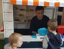 фото - Уайлдер намочил ведущую, новая работа Релиха, Чудинов в монастыре — соцсети