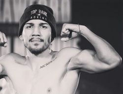 фото - Если Теофимо проиграет Ломаченко, то это не поражение — тренер