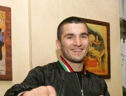 фото - НВО хочет подписать контракт с Артуром Бетербиевым